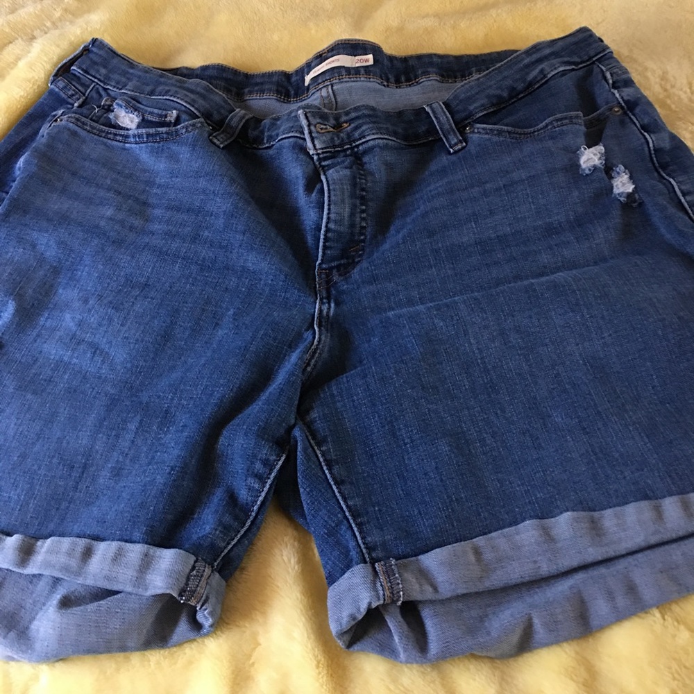 Levi’s Shorts size 20